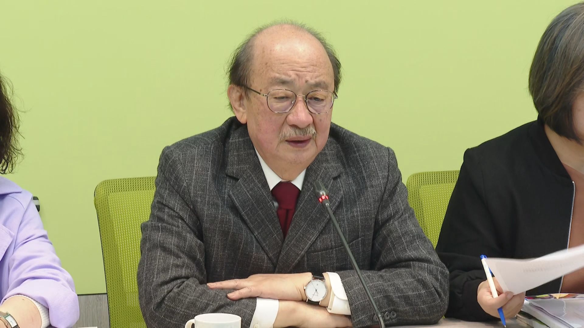 房仲男狂打206通電話騷擾柯建銘 違《個資法》、強制罪遭起訴