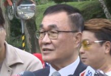 繼朱立倫之後….李四川被板橋阿嬤感動要選新北市長 慘被名嘴吐槽