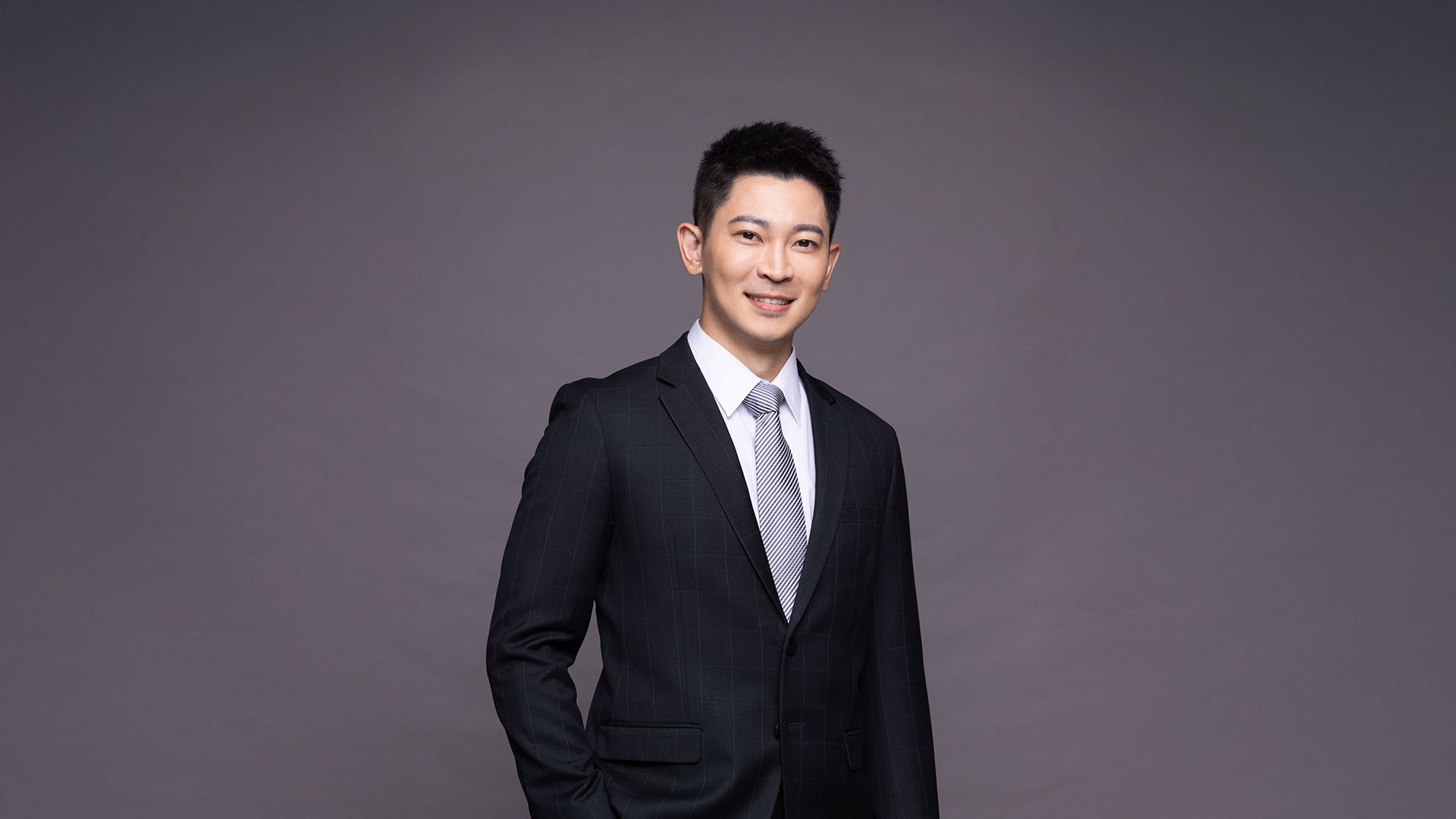 王顯瑜主持《宵夜鏡來講》 12/8起每週一至週五晚上21:30不間斷