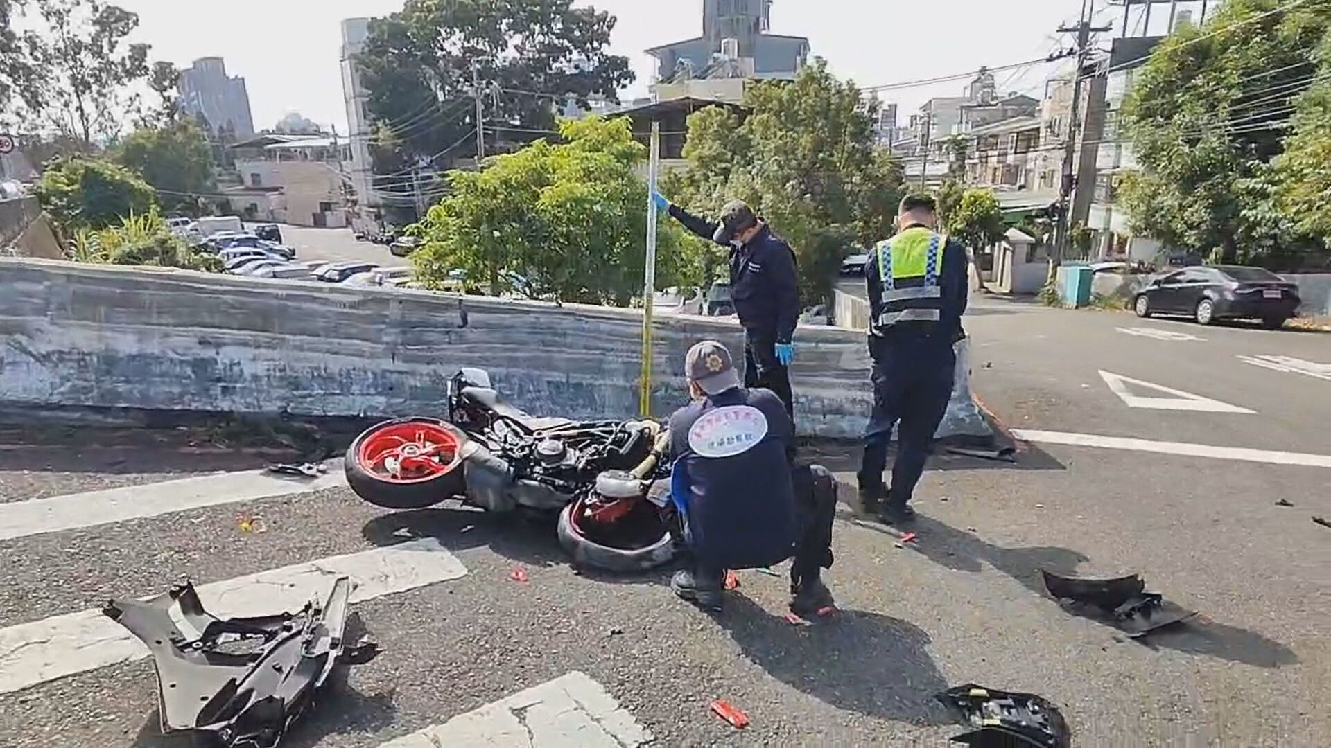 學生越級騎重機自撞噴橋下身亡 勤益科大:評估啟動班級輔導