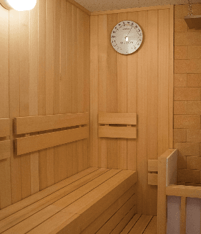 月費最高8萬三溫暖火警 門把壞、求救鈴失效!網紅夫妻受困奪命