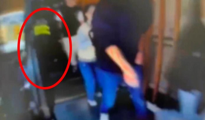 頂樓追張文沒拿槍!下班警來不及領裝 百貨逆衝手扶梯逮人畫面曝