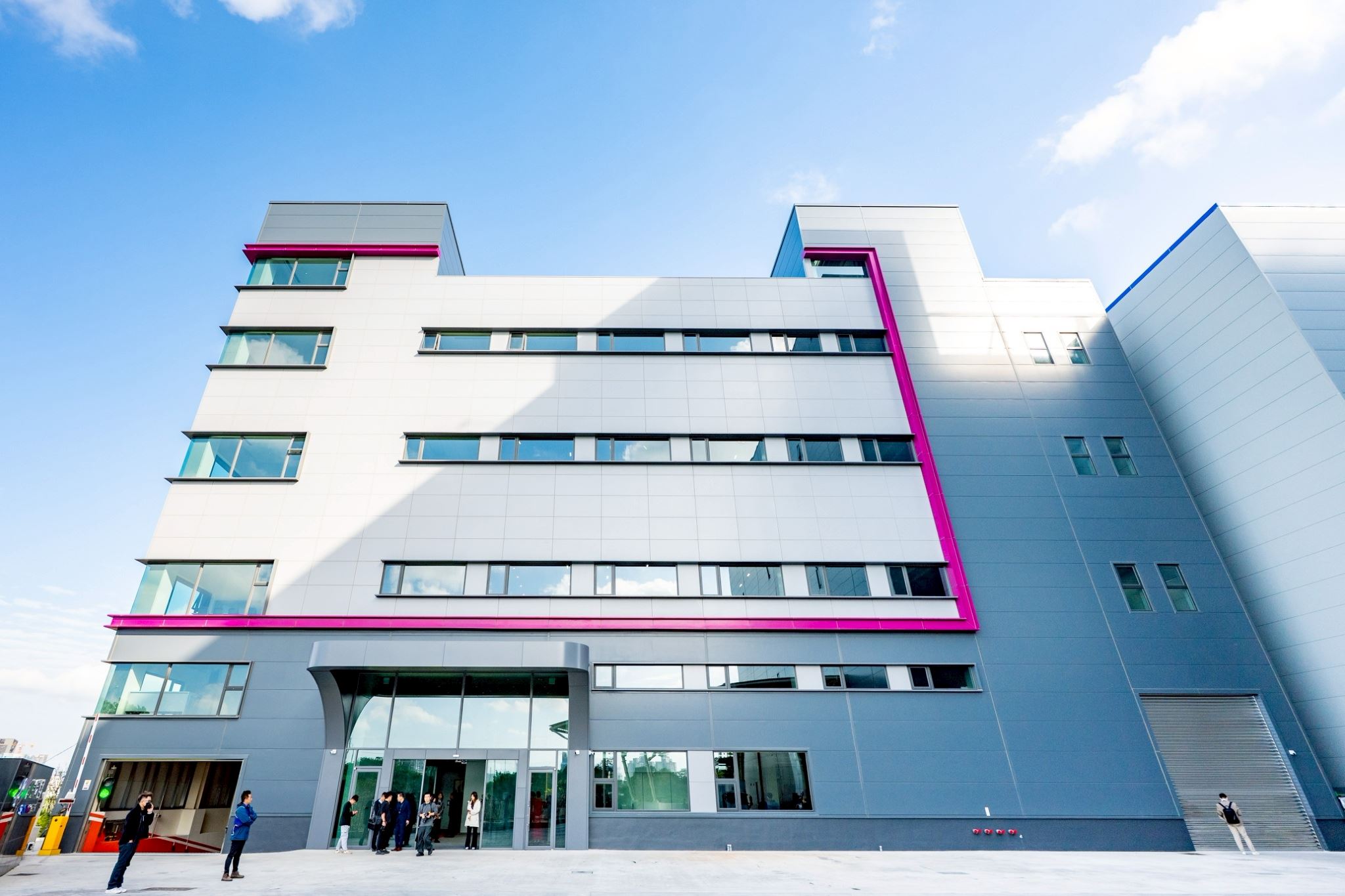 d05b8174 8160 48aa 9b4d 3f4e23b5225c