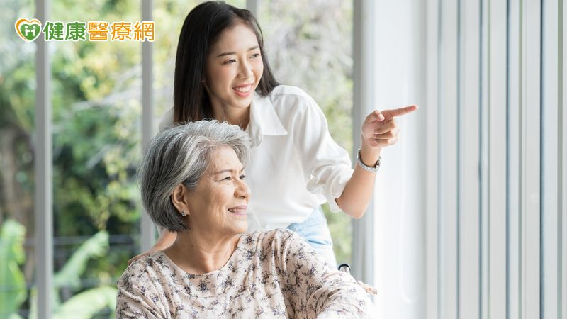 不進醫院也能決定善終! 到宅ACP陪百歲奶奶說「我願意」