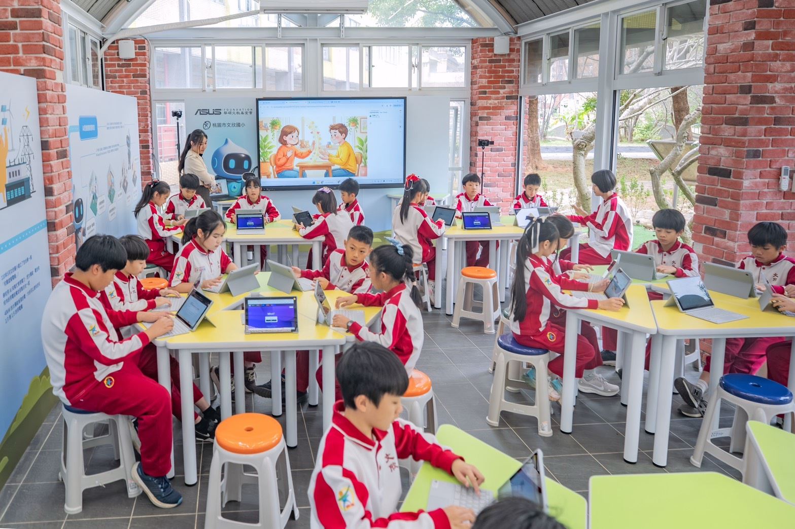 e7533dfc 2700 42f3 b438 c95d27241859