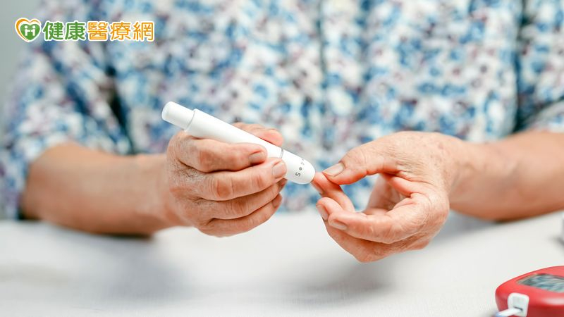 糖友「手抖、冒冷汗」竟是低血糖發作 醫建議15/15法則救急