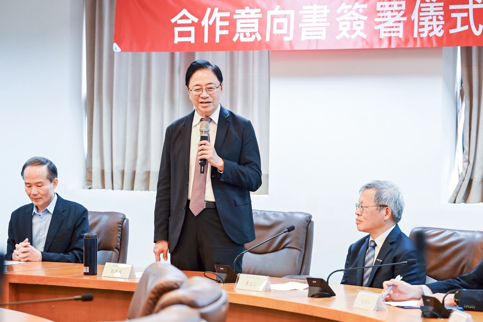 fb13dccd aa3b 4c06 85f7 061096f37a82