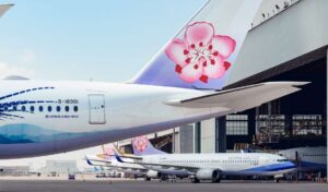 華航開放空服員戴眼鏡上班 工會盼其他國籍航空跟進