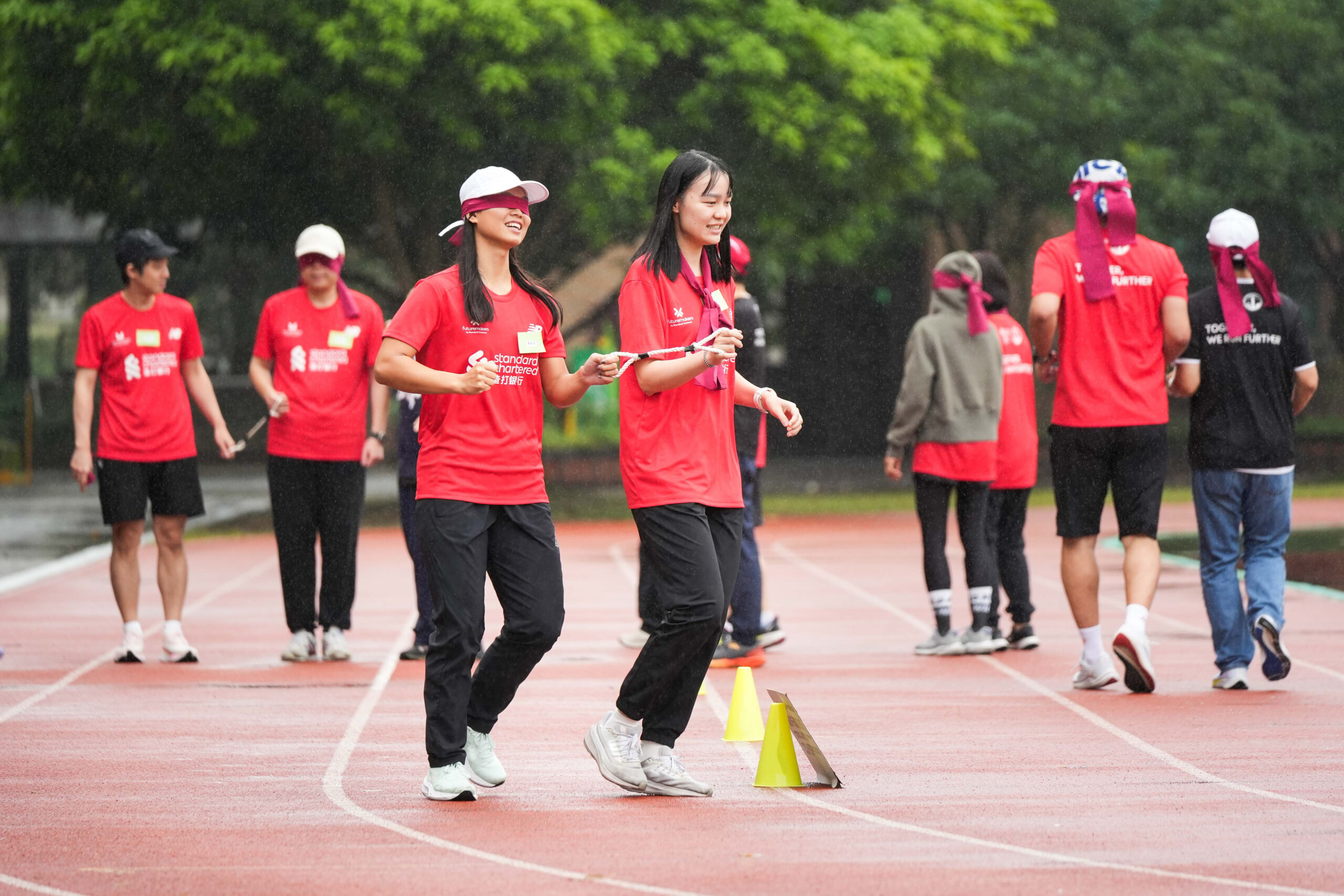 渣打臺北公益馬拉松攜手台灣盲人環台為公益而跑協會 舉辦視障跑者訓練營 推動運動平權「一起,跑更遠」 v1215001 scaled