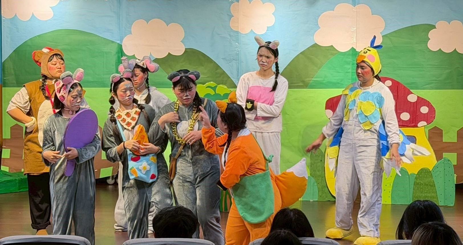 圖說二：新生醫專幼兒保育科115級畢業劇展「勇敢不害怕 團結力量大」，近日於校園展開