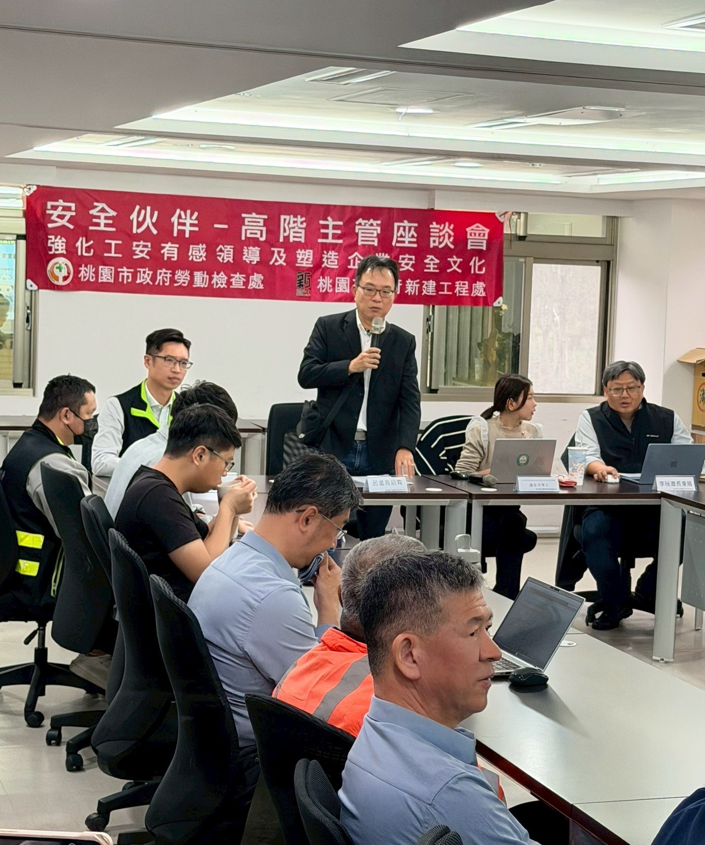 桃園新工處、勞檢處辦理職業安全衛生高階主管座談會 交流最新職安思維 新工處處長呂紹霖致詞 0