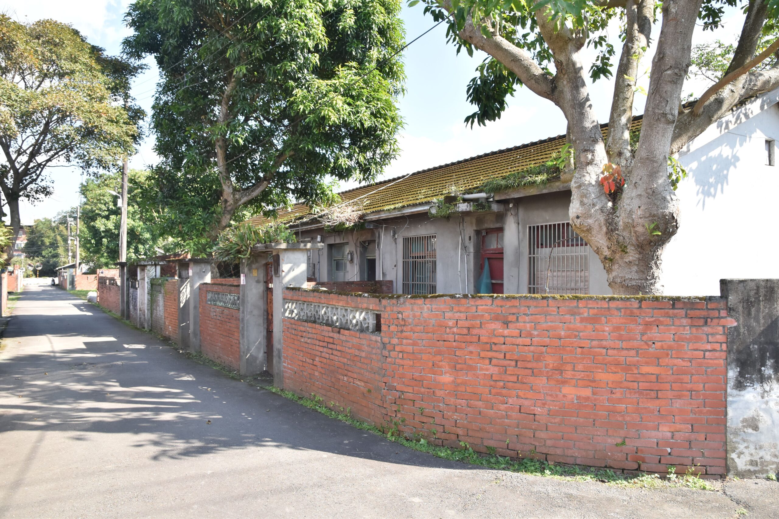 歷經時代變遷，部分設施因應需求調整，整體空間格局與配置仍大致保存。 0 scaled