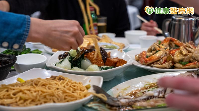 防癌別越做越慌！醫帶你先檢視「生活4毒」　不只管飲食也要學抗壓