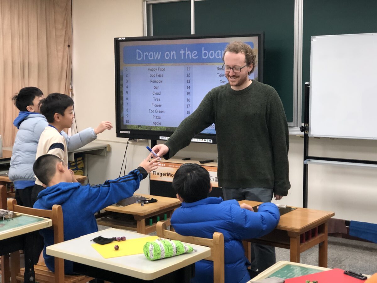 桃園冬令營攜手外師打造多元主題 激發學子創意潛能 12546 9