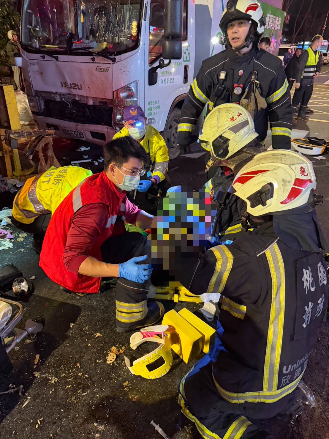 龜山嚴重車禍!回收車垃圾車碰撞 7人送醫1命危 1769170691254