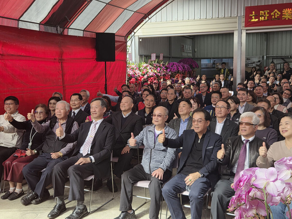 前桃警副局長陳武康退而不休 投入地板建材創事業第二春 20260125 114358AAAA