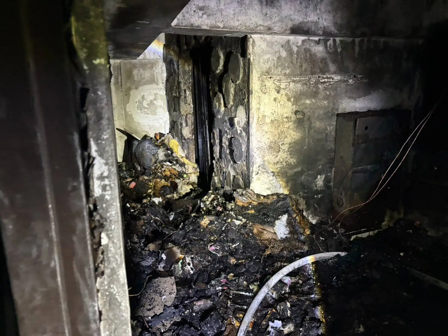 破案了!桃園女疑燒垃圾引發和平路住宅大火 涉縱火遭逮捕 破案了!桃園女疑燒垃圾引發和平路住宅大火 涉縱火遭逮捕