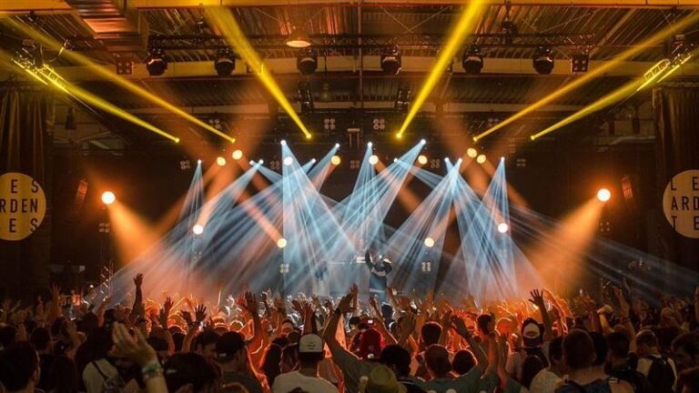 後方粉絲高分貝尖叫「聲波攻擊」 她看完演唱會竟失聰