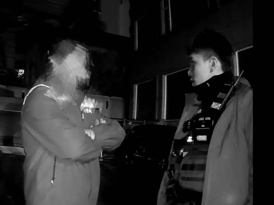 桃園小客車逆向違停遭鷹眼警盤查 竟揪出毒品、三條通緝犯 2439645 0