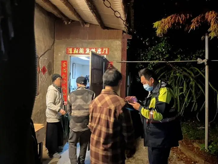 觀音老翁寒雨中迷途2公里 警地毯式搜索尋人 416442 0