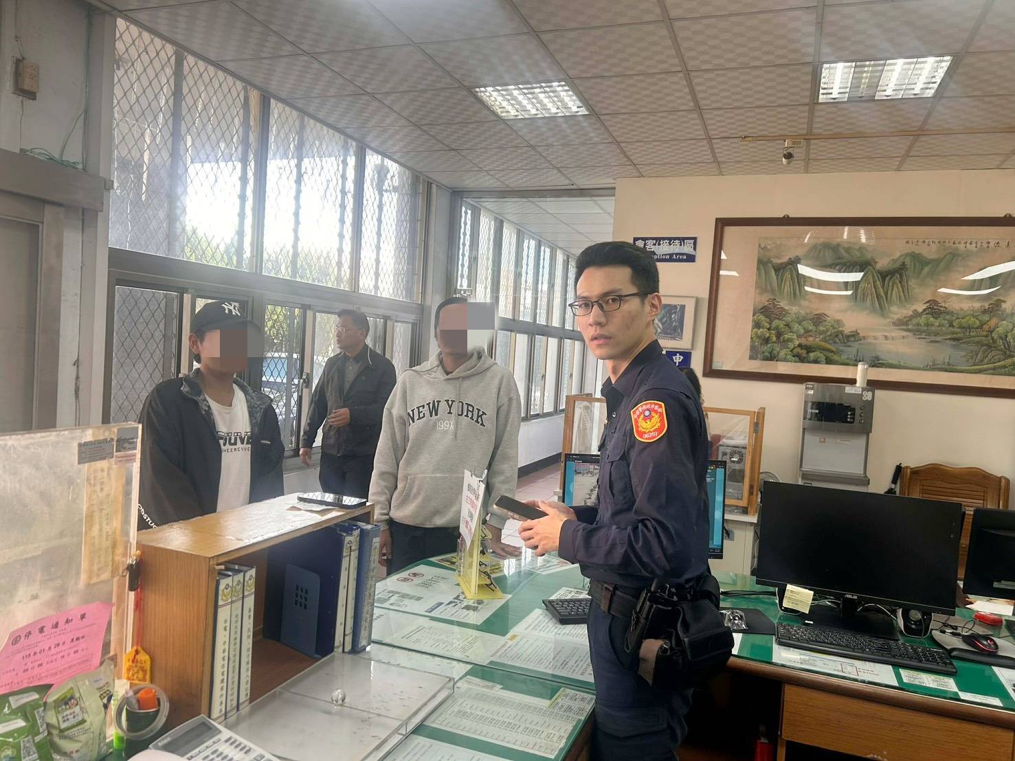 超商1張紙成救星!印尼男手機掉計程車上急壞 大園警神速尋獲 418707 0