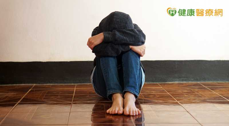 知名女星息影後陷「我是誰」迷失 醫分析情緒低潮與憂鬱症警訊