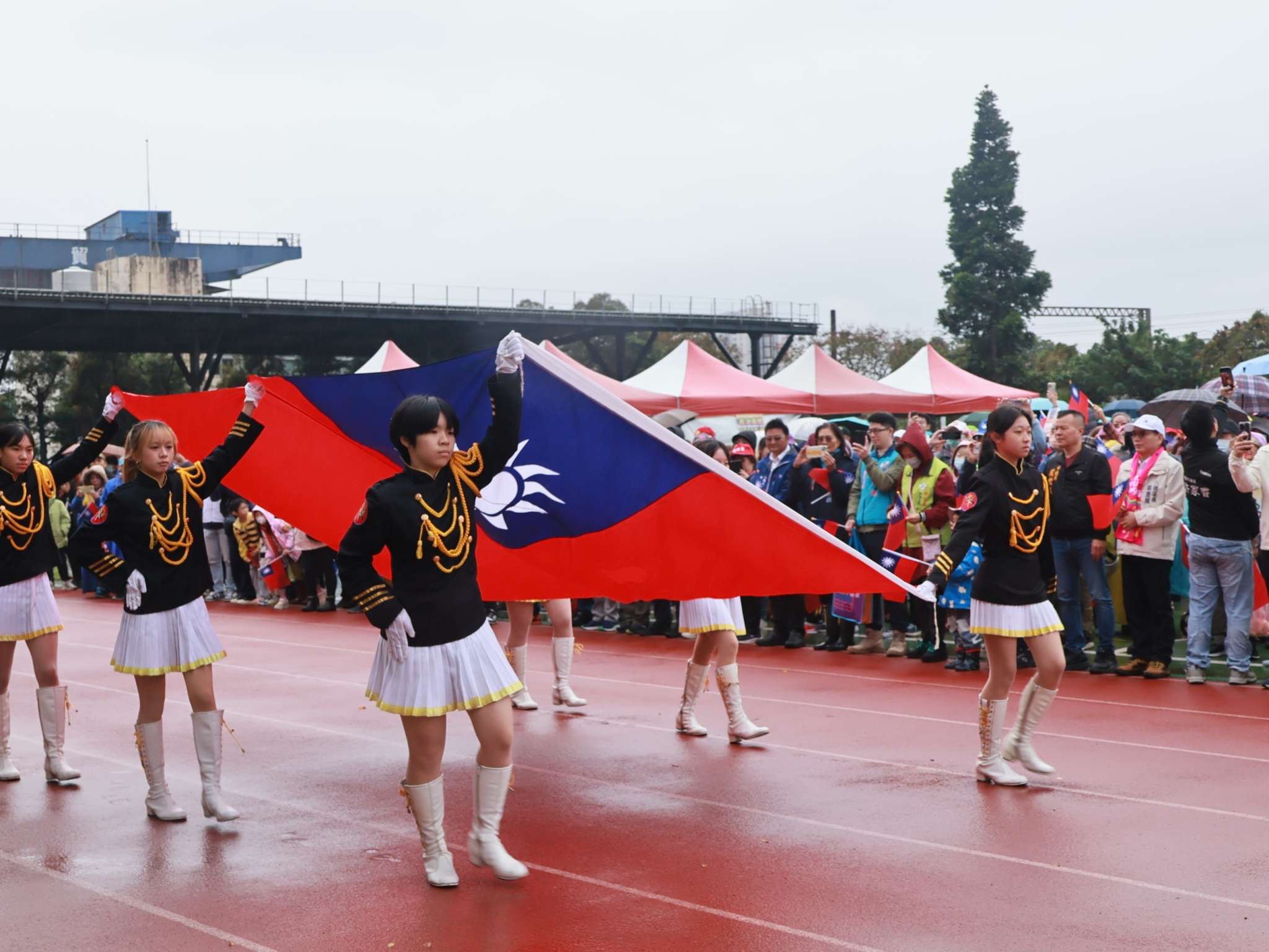 八德區公所元旦升旗永豐高中登場 市民齊唱國歌凝聚向心力