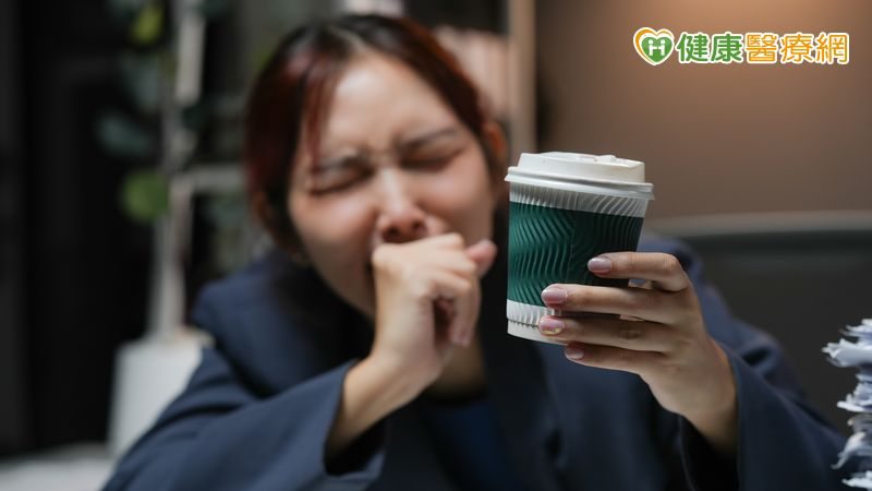 喝咖啡有人秒睡有人失眠?醫:代謝快慢看基因 易手抖心悸應控制攝取