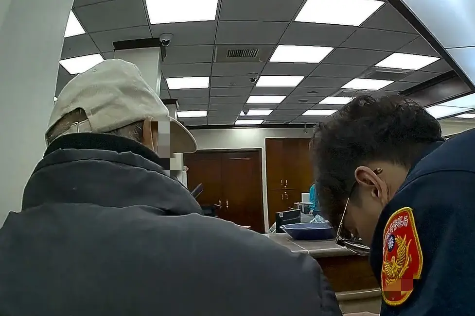 中壢阿伯40萬積蓄險飛走!女兒親證「沒借款」戳破詐團謊言 656fdeqe 2