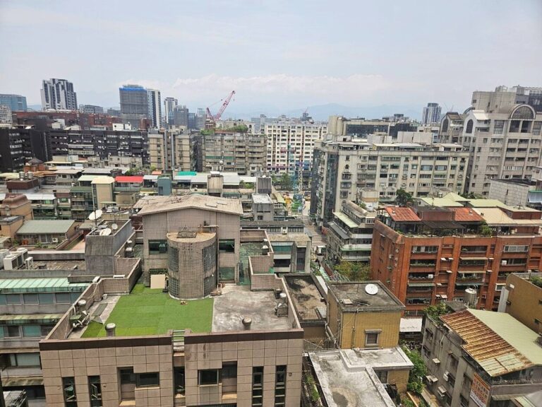 打炒房回應年輕人的居住焦慮？專家：「壓房價」恐造成更大後座力