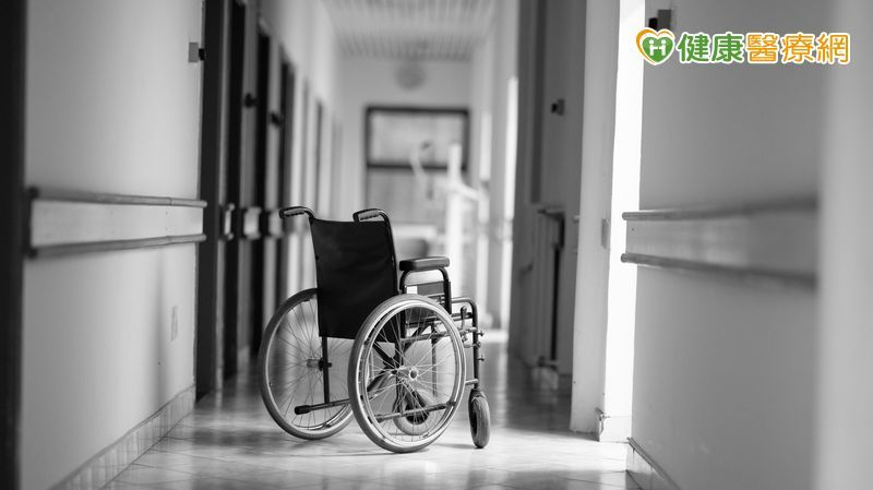 長照壓力鍋1/長者、家屬、外籍看護緊繃情緒堆疊 高齡照護現場困境待解