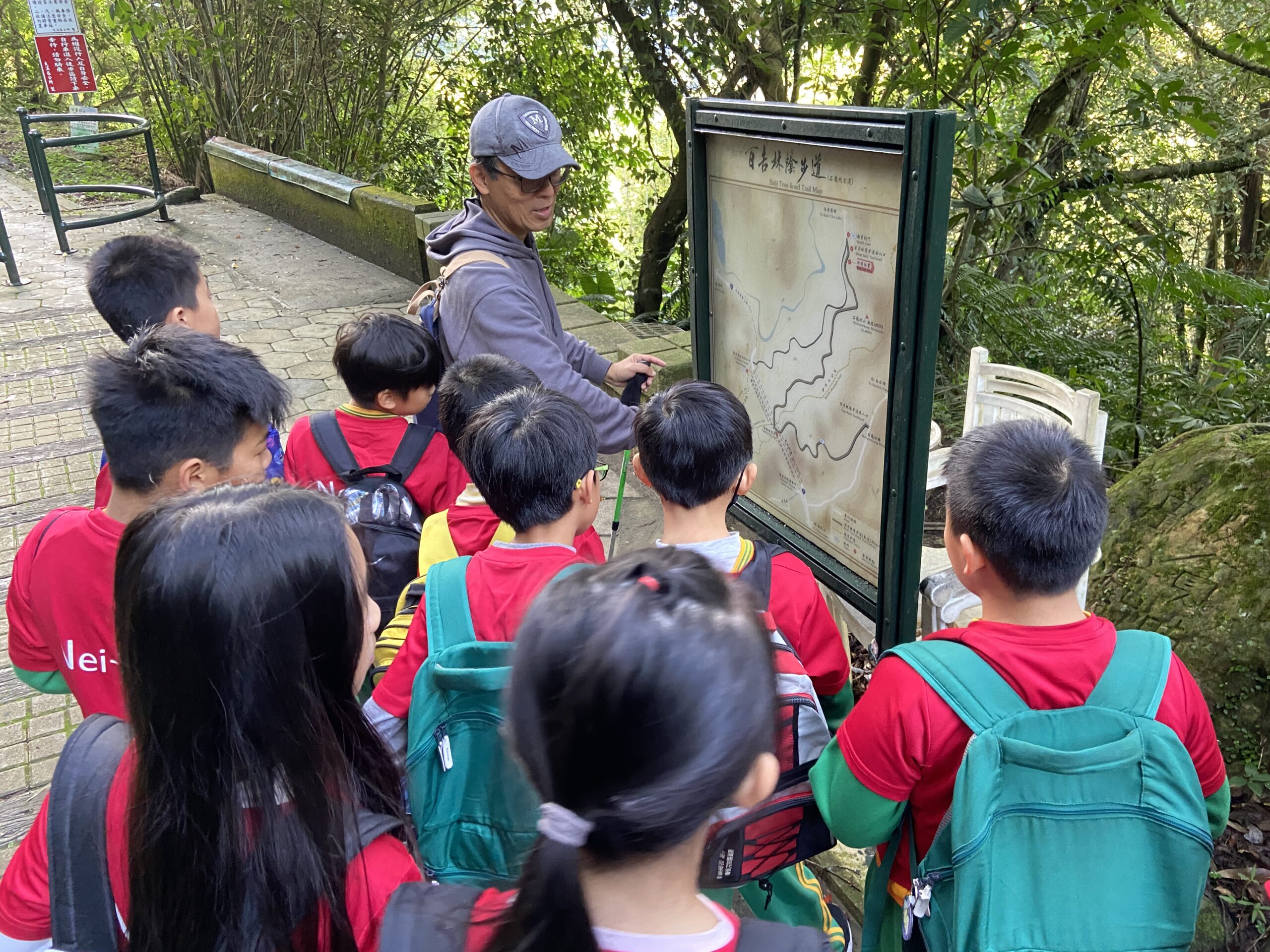 走讀百吉林蔭步道 內柵國小綠讀山水課程扎根環境教育