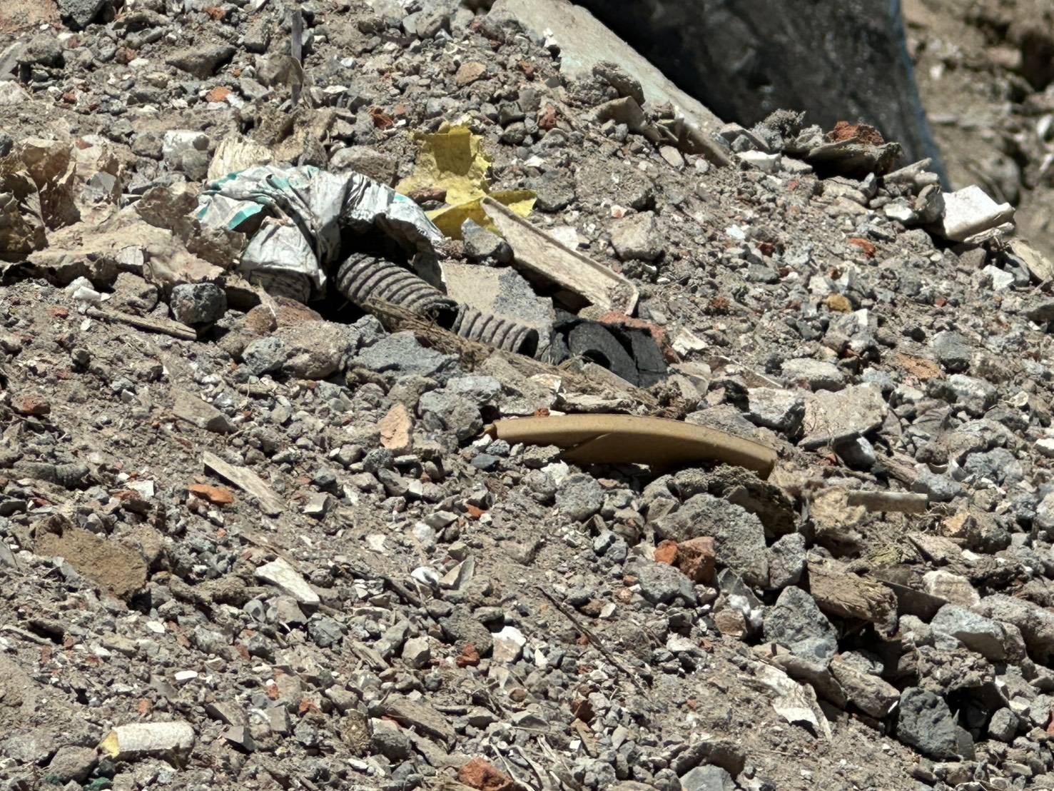 桃園廠區違法堆營建廢土僅罰6千?環保局出面說明了