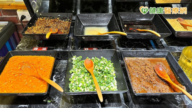 國人無沾醬不歡!醫列5大醬料傷腎 不只高鈉「這些成分」也要留意