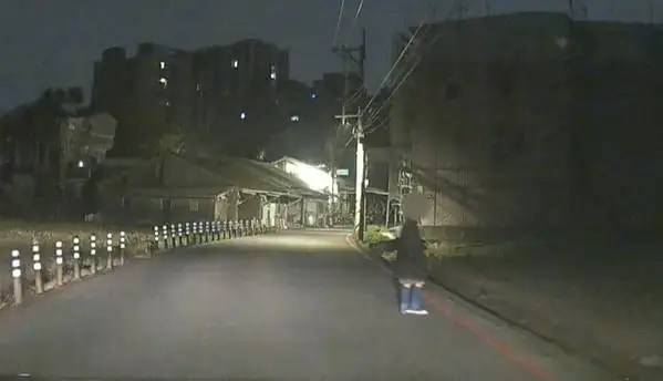 失智女深夜騎車跨區遊蕩8公里 八德警伸援助8旬老母團圓 失智女深夜騎車跨區遊蕩8公里 八德警伸援助8旬老母團圓