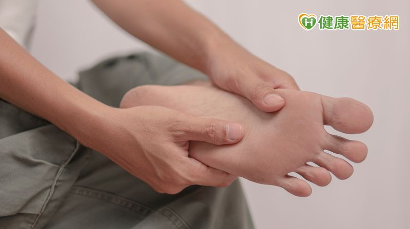 小寒到「吹風機吹腳底」消黑眼圈、促睡眠? 中醫師:關鍵是保暖