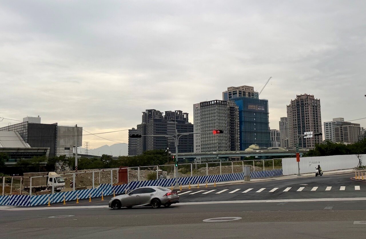 「不降不買、低價才買」五成建案單周交易掛蛋