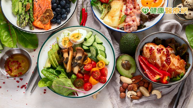 美國最新飲食指南「翻轉金字塔」!推多吃「原型食物」 少碰加工食品