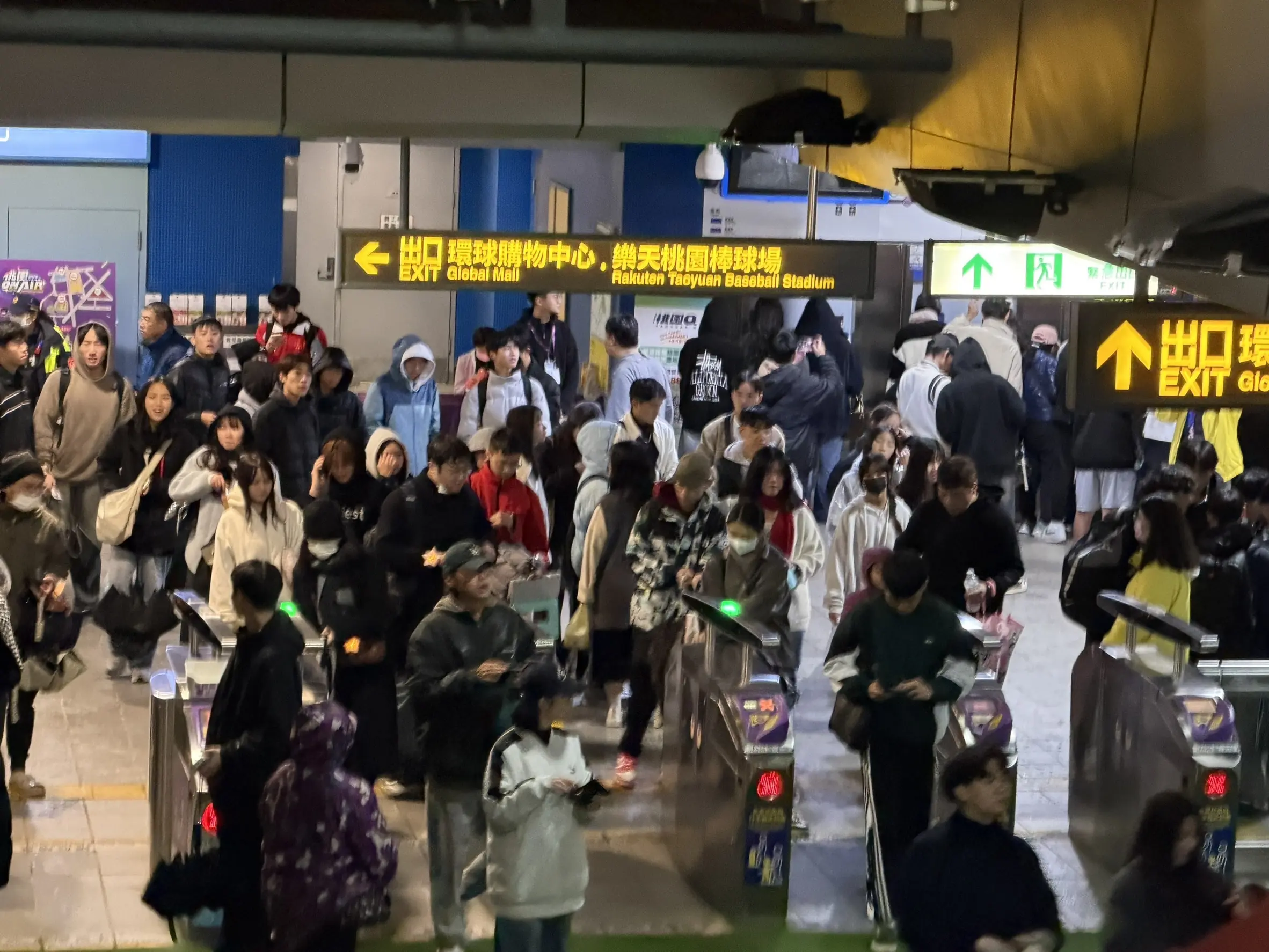 桃園跨年機捷15分鐘完成疏散 桃捷員工組「桃氣午夜天」陪旅客迎接2026 S 124575798 0