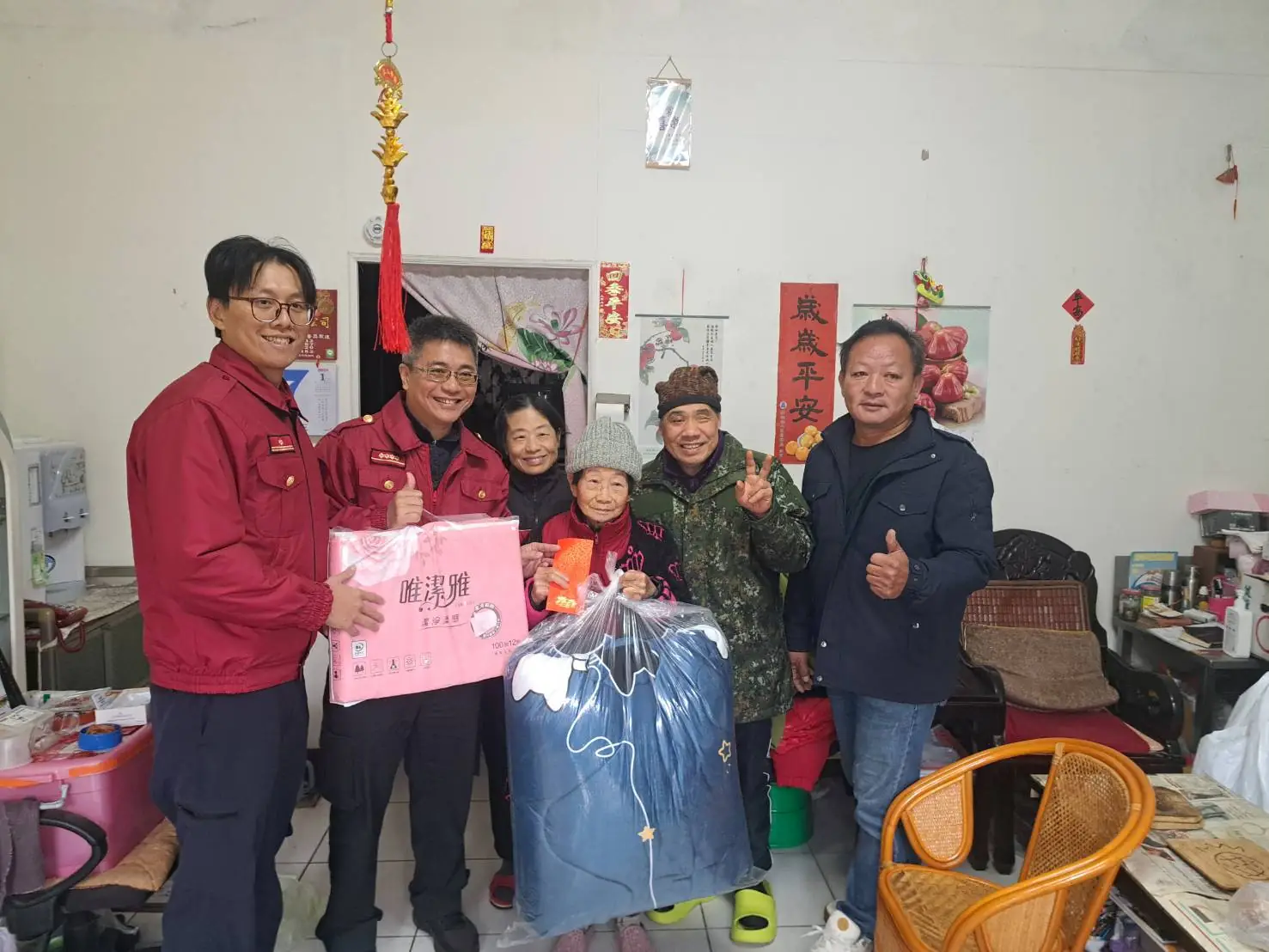 桃消圳頂分隊關懷弱勢長者 寒冬送生活物資助度好年 桃消圳頂分隊關懷弱勢長者 寒冬送生活物資助度好年