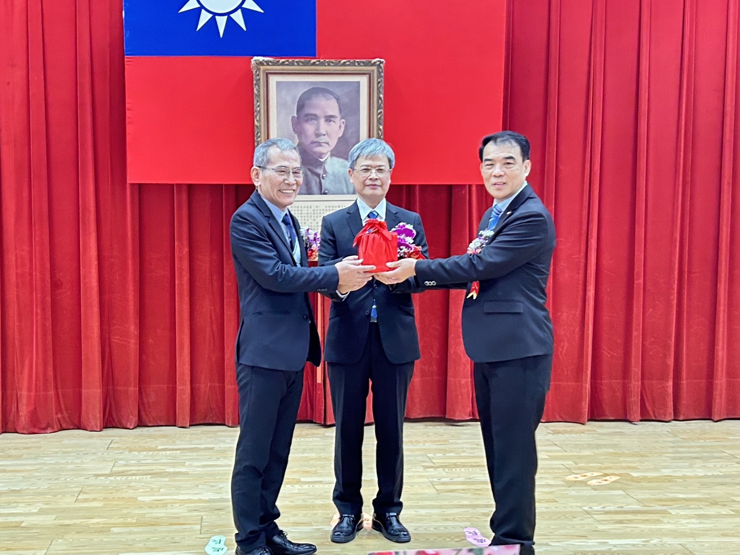 台電桃園區處長邱雲祥屆退 洪通澤接棒延續穩定供電使命 S 23183428