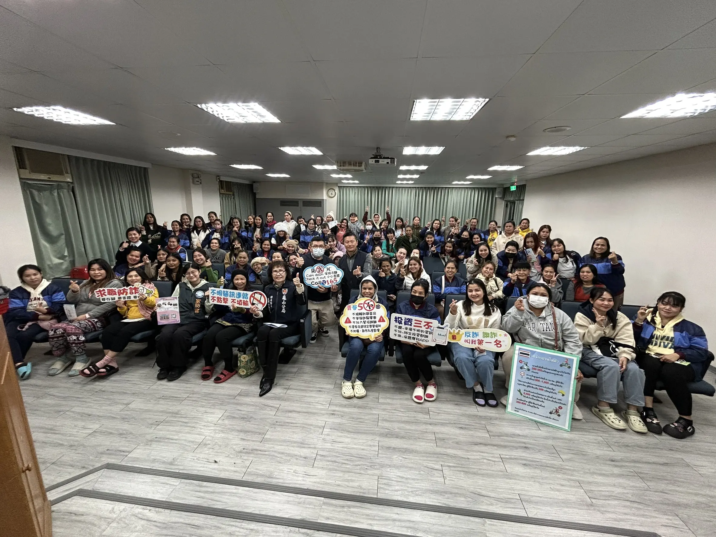 龜山分局前進華歌爾公司 多國語宣導強化移工犯罪預防觀念 龜山分局前進華歌爾公司 多國語宣導強化移工犯罪預防觀念