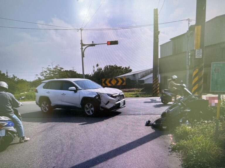 超車慘撞右轉小客車 楊梅外送員傷重送醫不治