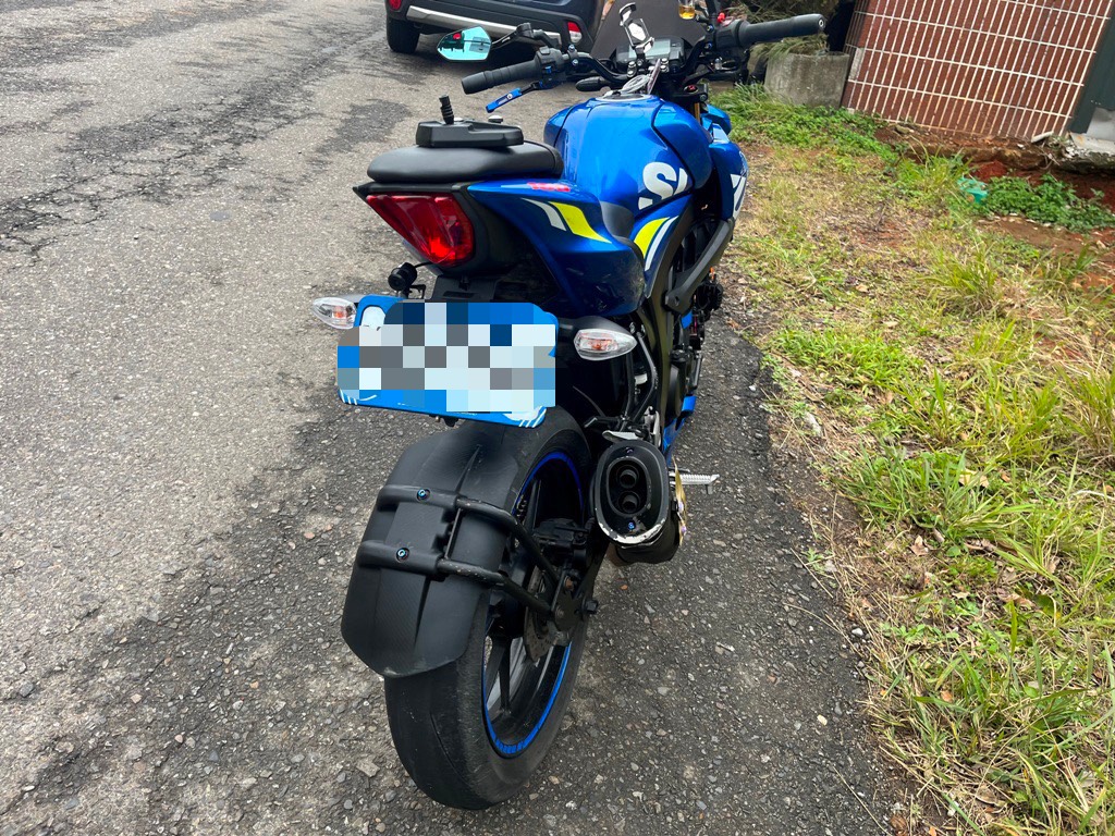 【有片】楊梅騎士疑未注意車況!猛撞等紅燈機車 雙雙噴飛倒地 S 79405091 0