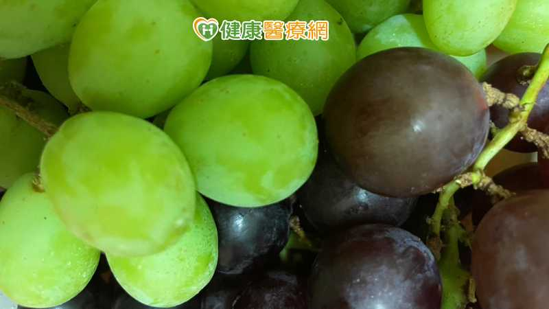 跨年吃12顆綠葡萄能轉運? 營養師讚「剛好1份水果」:3族群留意
