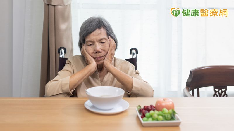 年紀漸長腸胃更不順?醫:改變生活與篩檢才是關鍵