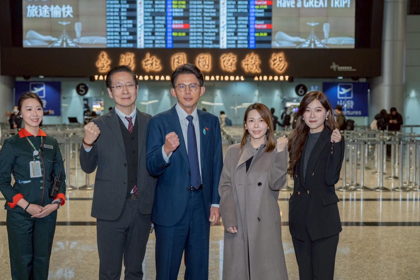 結束閃電訪美搭機返台 黃國昌:針對關稅、軍購真誠交換意見