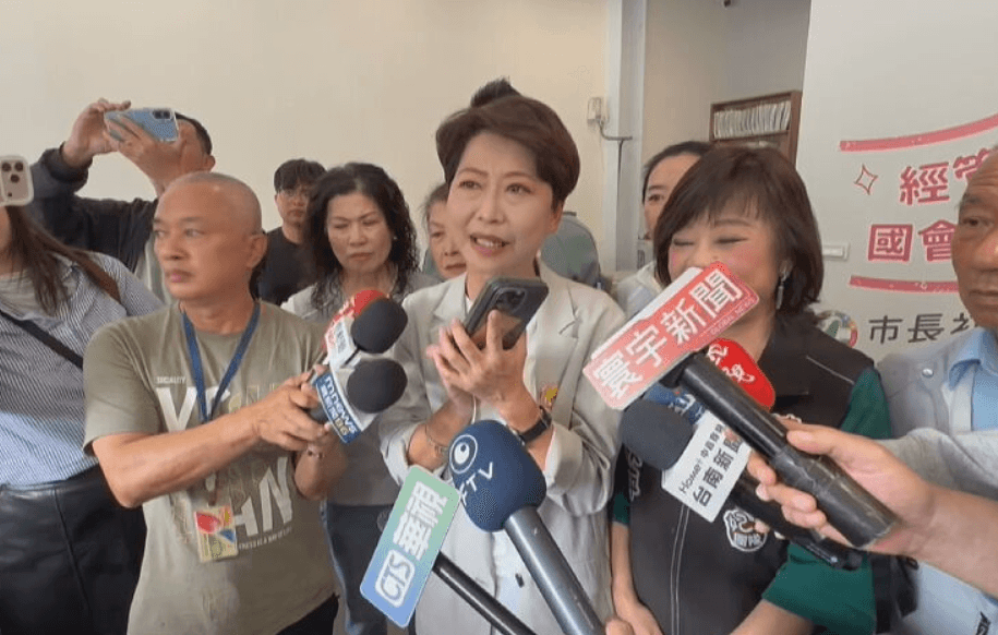 陳亭妃初選勝出謝「人氣旺的他」相挺 王世堅:妳自己功勞啦