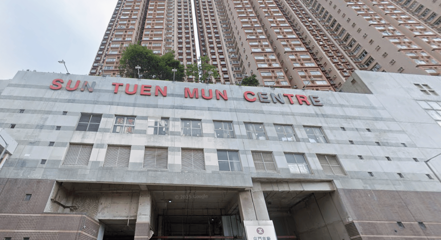 香港驚傳隨機攻擊!男闖商場持刀揮砍 挾持人質遭警當場擊斃