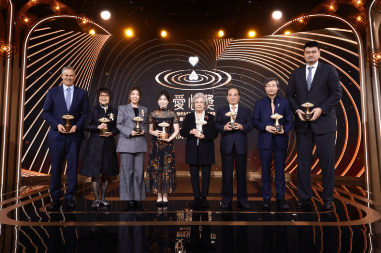 全球華人愛心獎二十年：凝聚華人善行力量